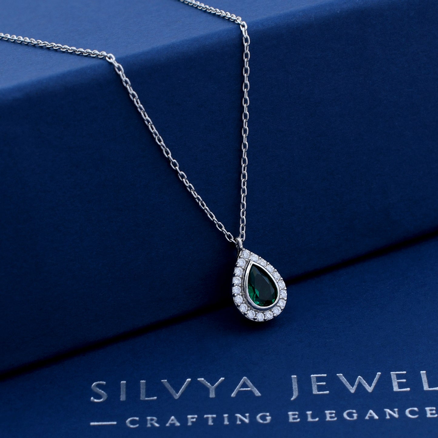 Classic Pear Shape Design 925 Sterling Silver Pendant