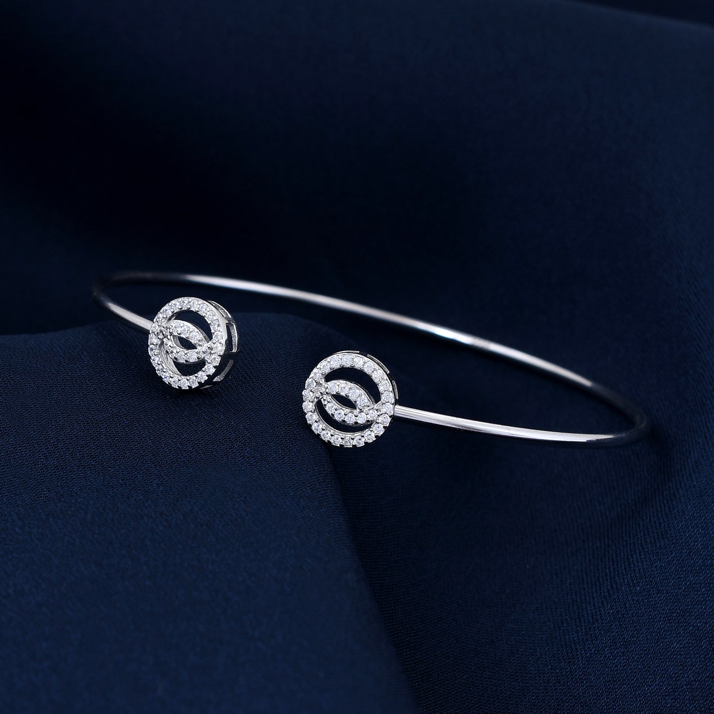 Graceful 925 Sterling Silver Bracelet