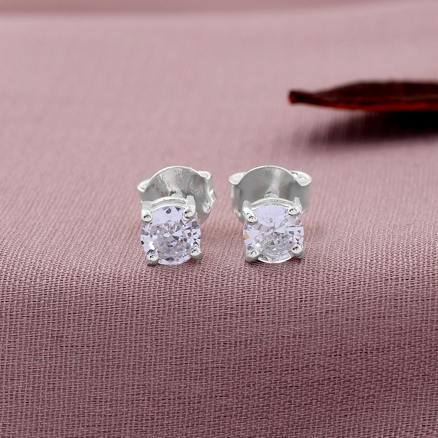 Round 925 Sterling Silver Studs