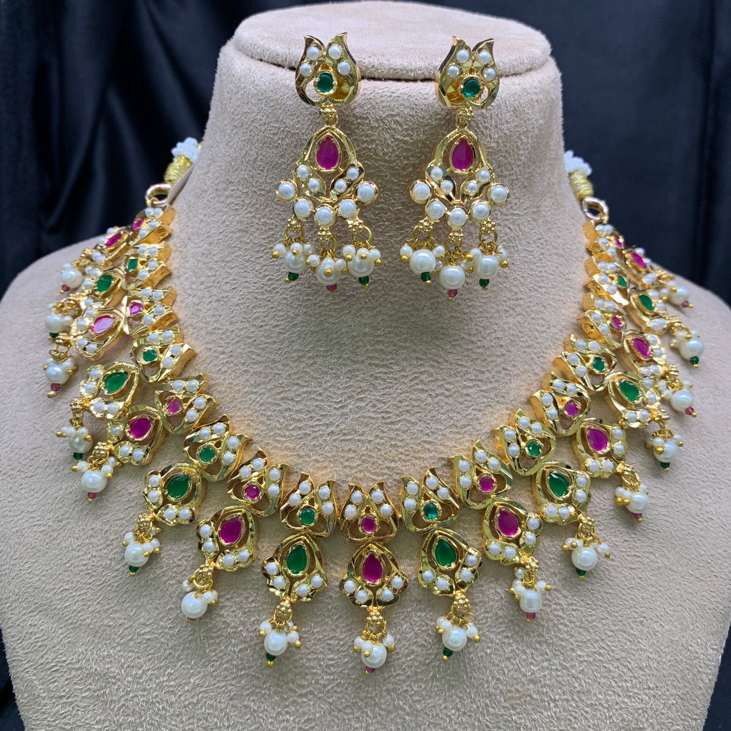 Necklace set