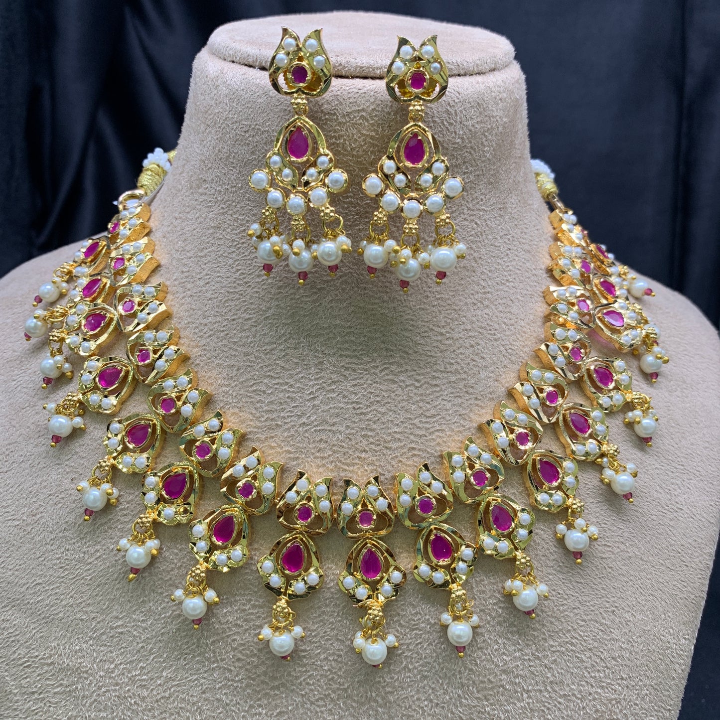 Necklace set