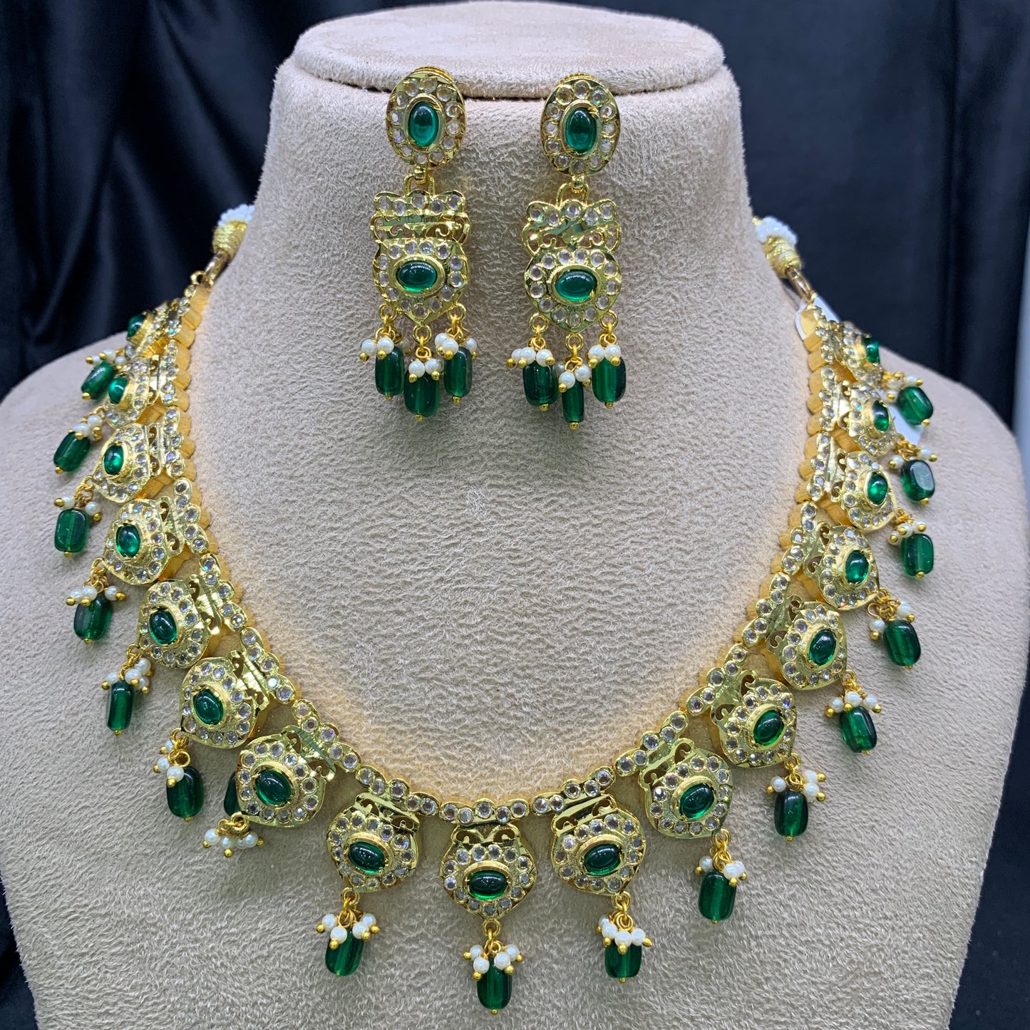 Necklace set