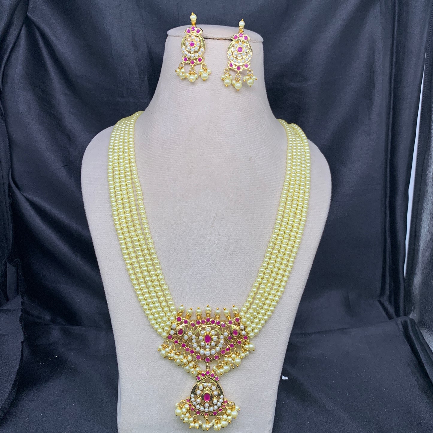 Necklace set