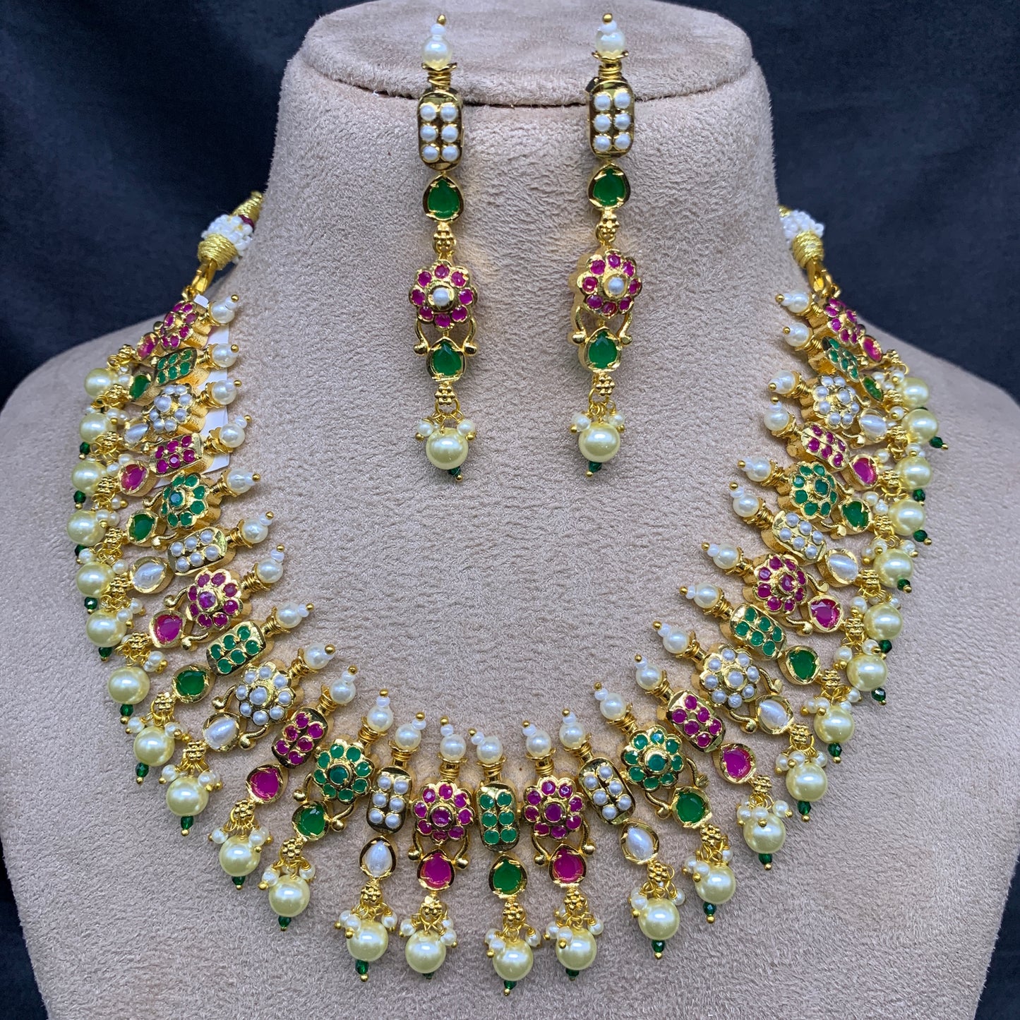 Necklace set