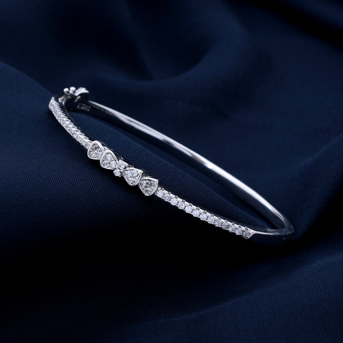 Classy Diamond Design 925 Sterling Silver Ribbon Bracelet
