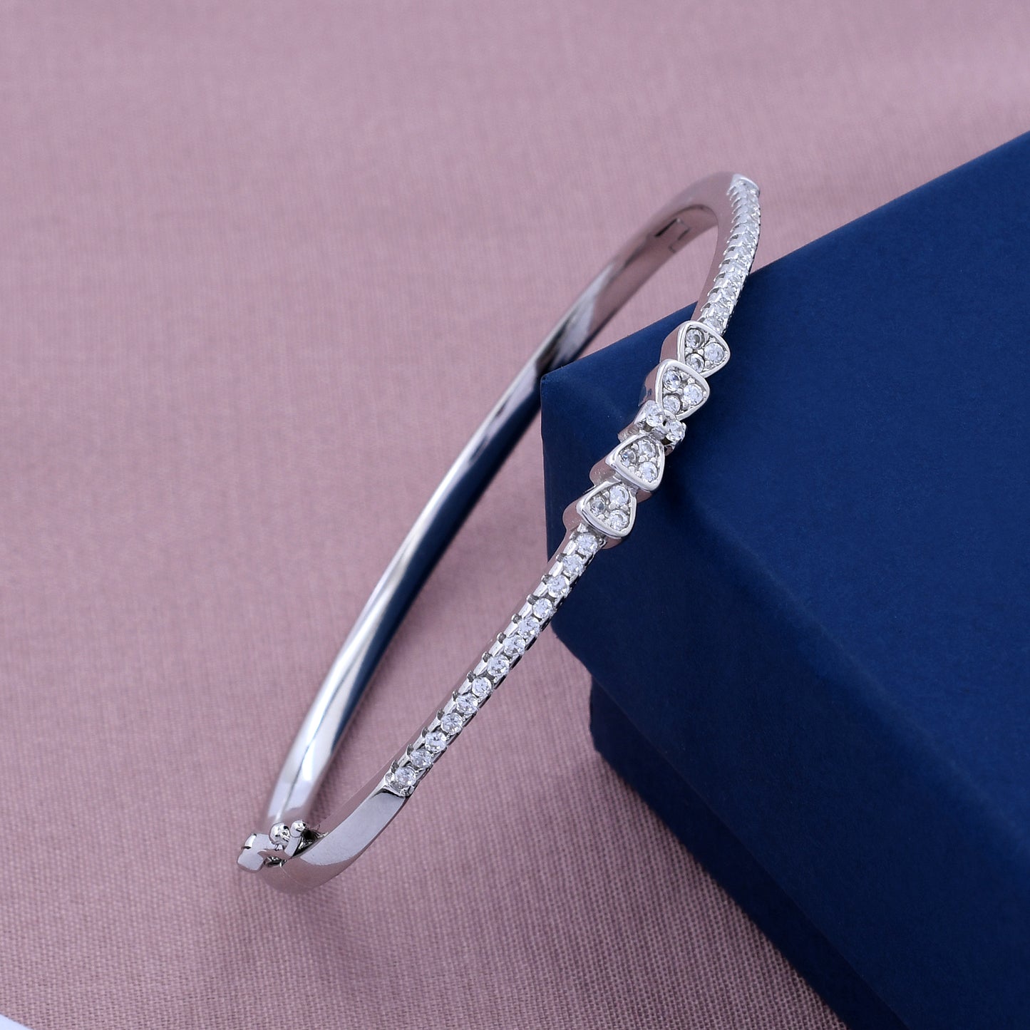 Classy Diamond Design 925 Sterling Silver Ribbon Bracelet