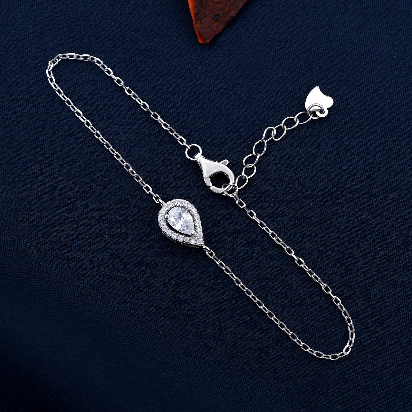 Elegant Design 925 Sterling Silver Bracelet