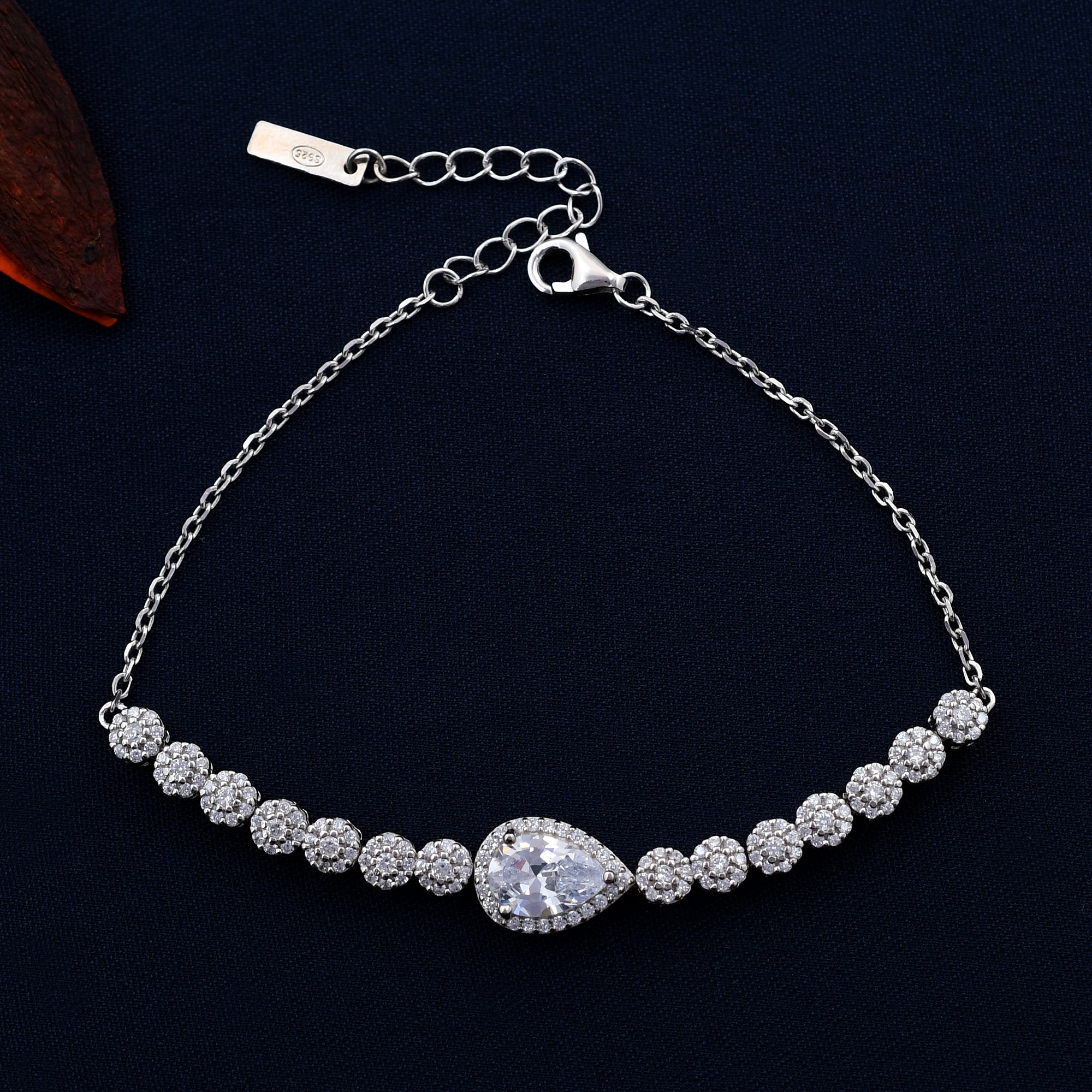 Fashionable 925 Sterling Silver Bracelet