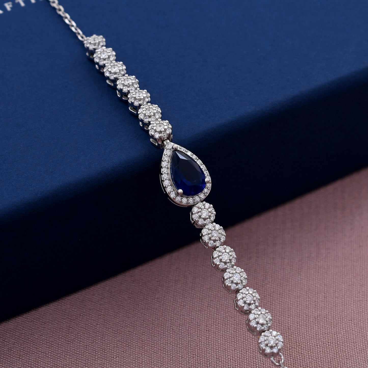 Fashionable 925 Sterling Silver Bracelet