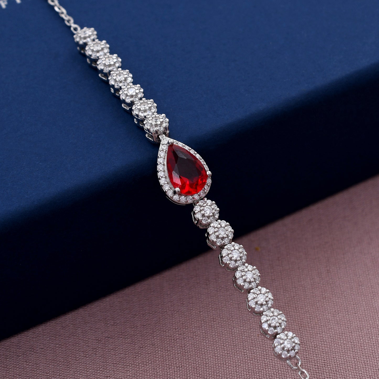 Fashionable 925 Sterling Silver Bracelet