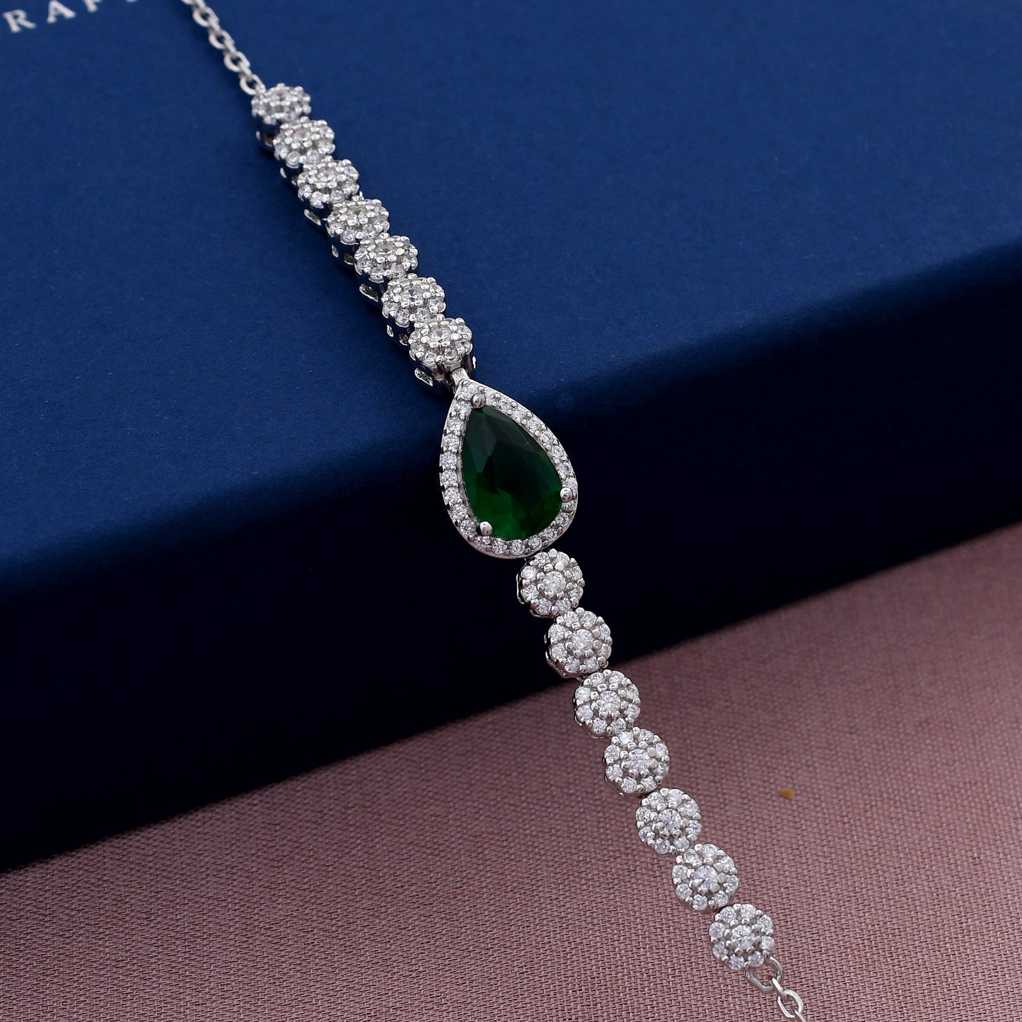 Fashionable 925 Sterling Silver Bracelet