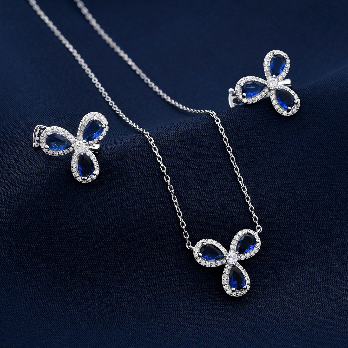 Cubic Zircon Design 925 Sterling Silver Pendant Set