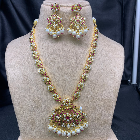 Necklace Set
