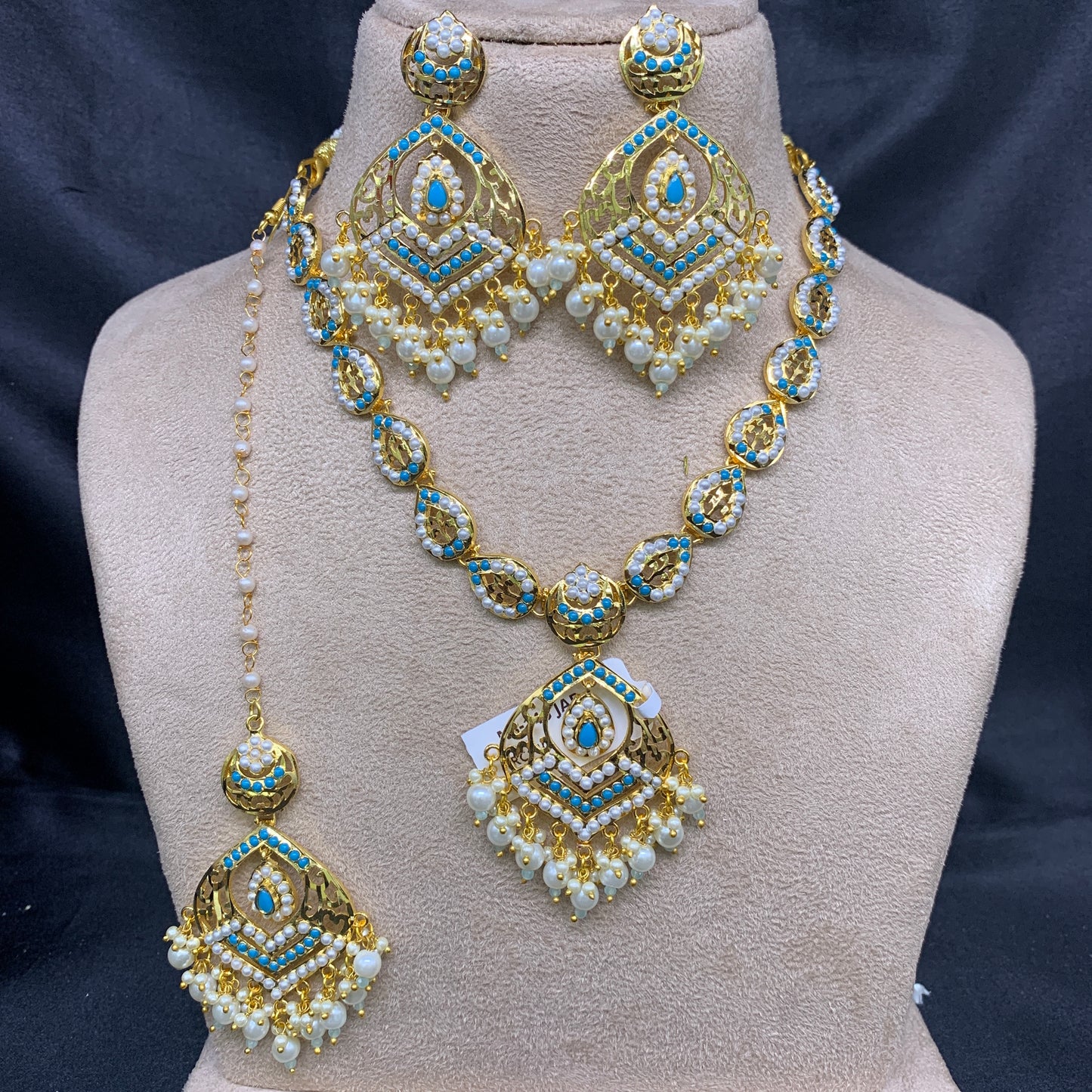 Necklace set