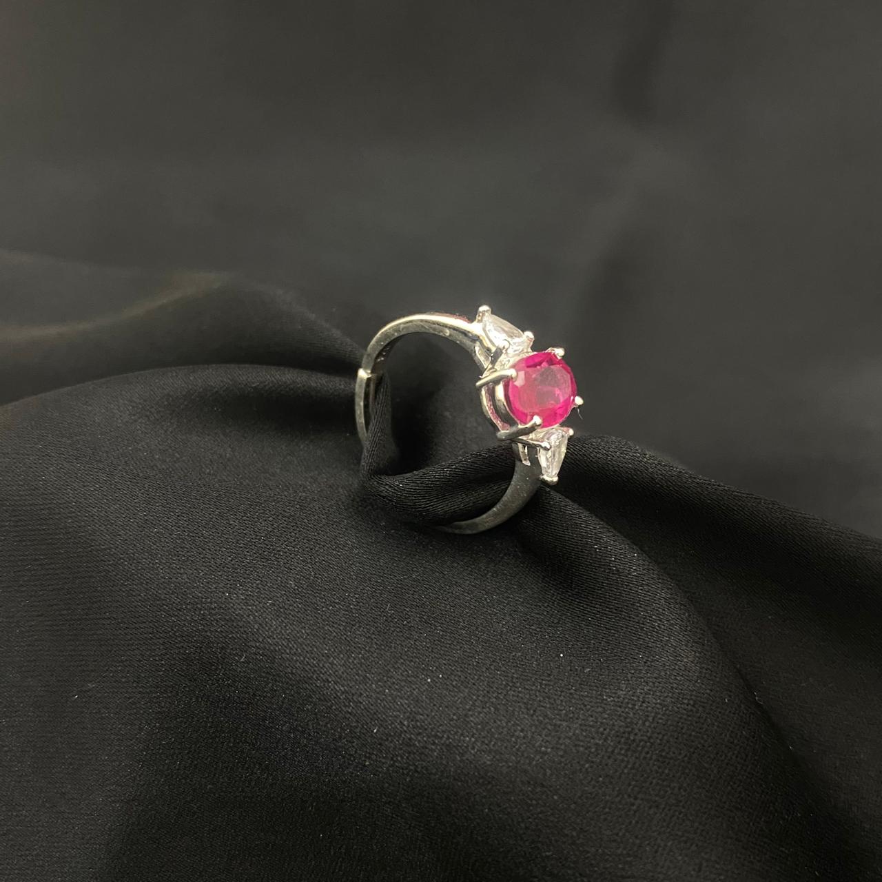 Elegant And Sleek Diamond 925 Sterling Silver Ring