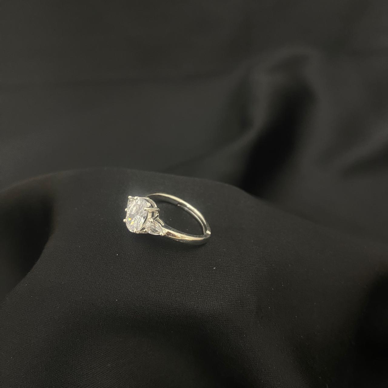 Elegant And Sleek Diamond 925 Sterling Silver Ring